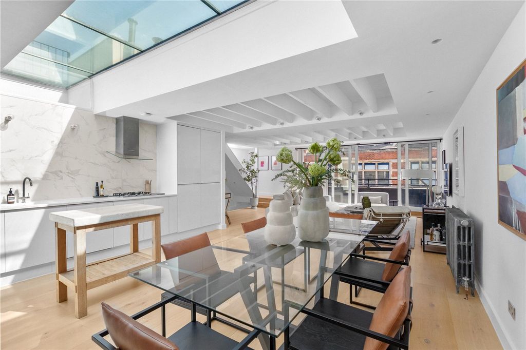 Property photo 3 of 23 Picture No. 07