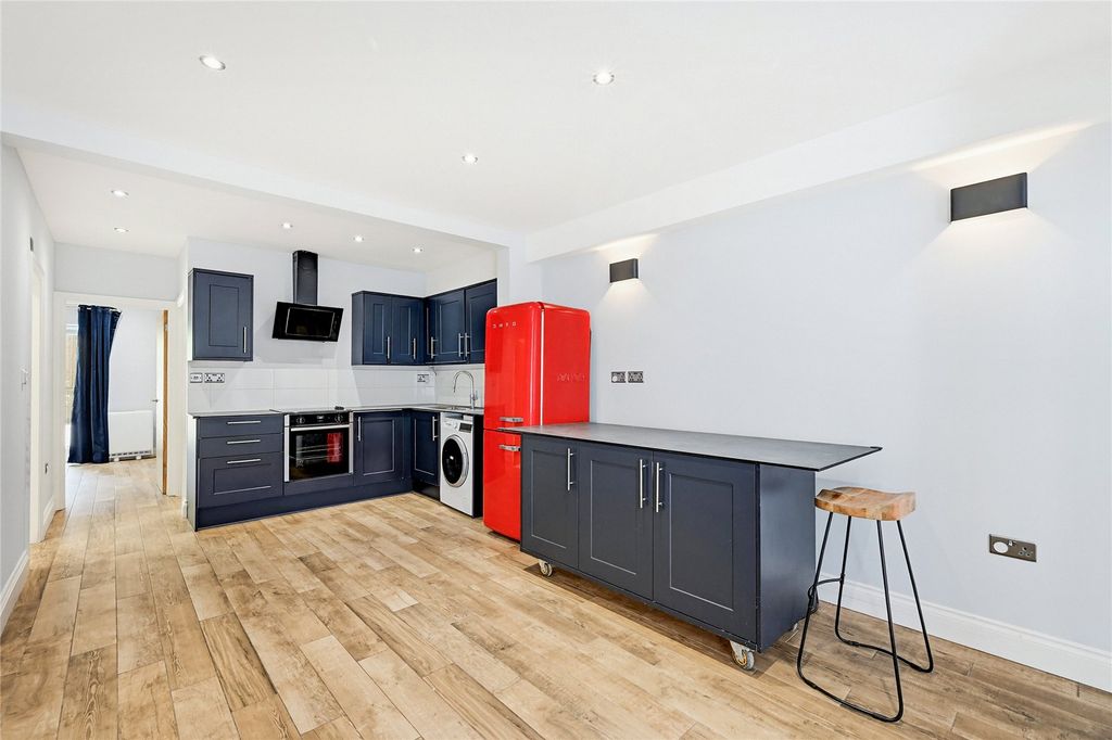 Property photo 2 of 12 Kitchen