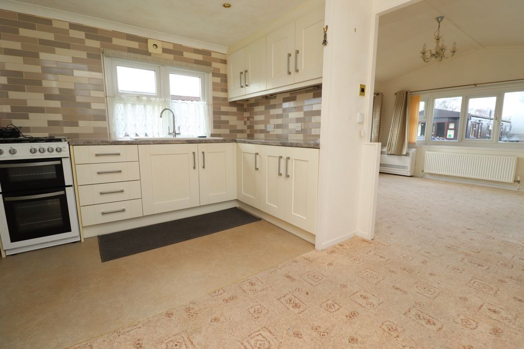 Property photo 3 of 11 Img_0412