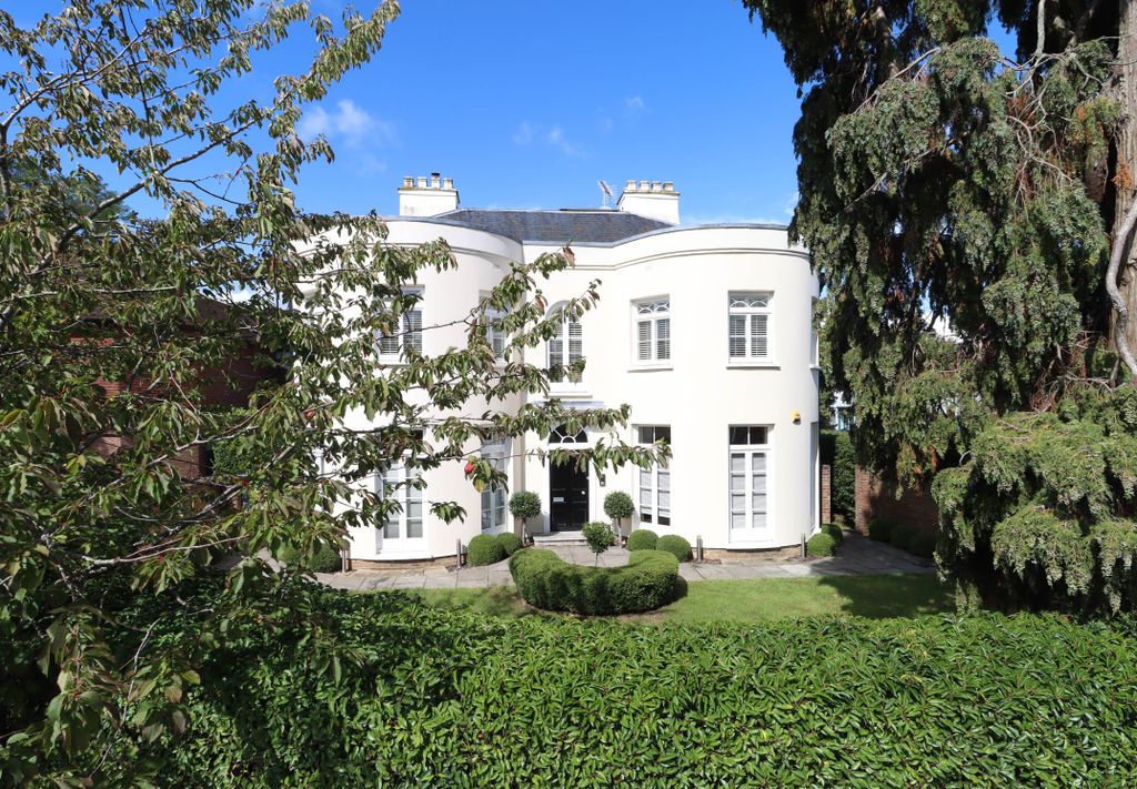 Property photo 1 of 19 Front