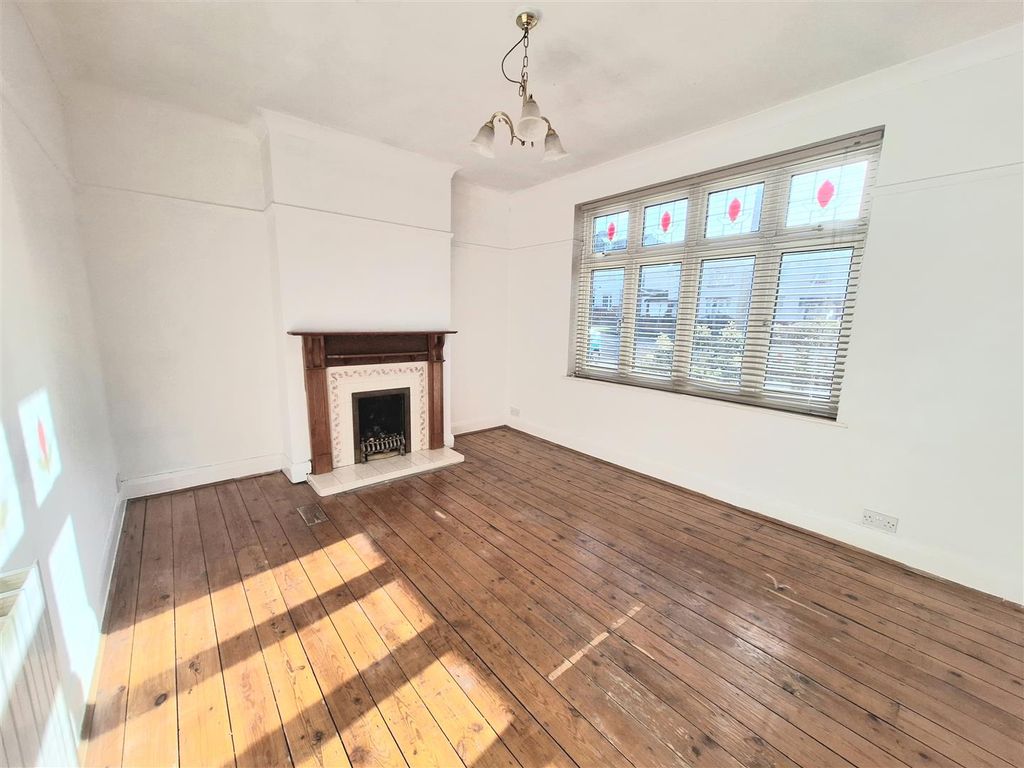 Property photo 2 of 16 20251117_110924.Jpg