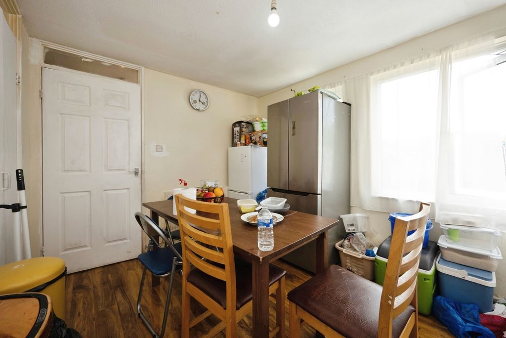 Property photo 3 of 13 Pbox-Img.Jpg