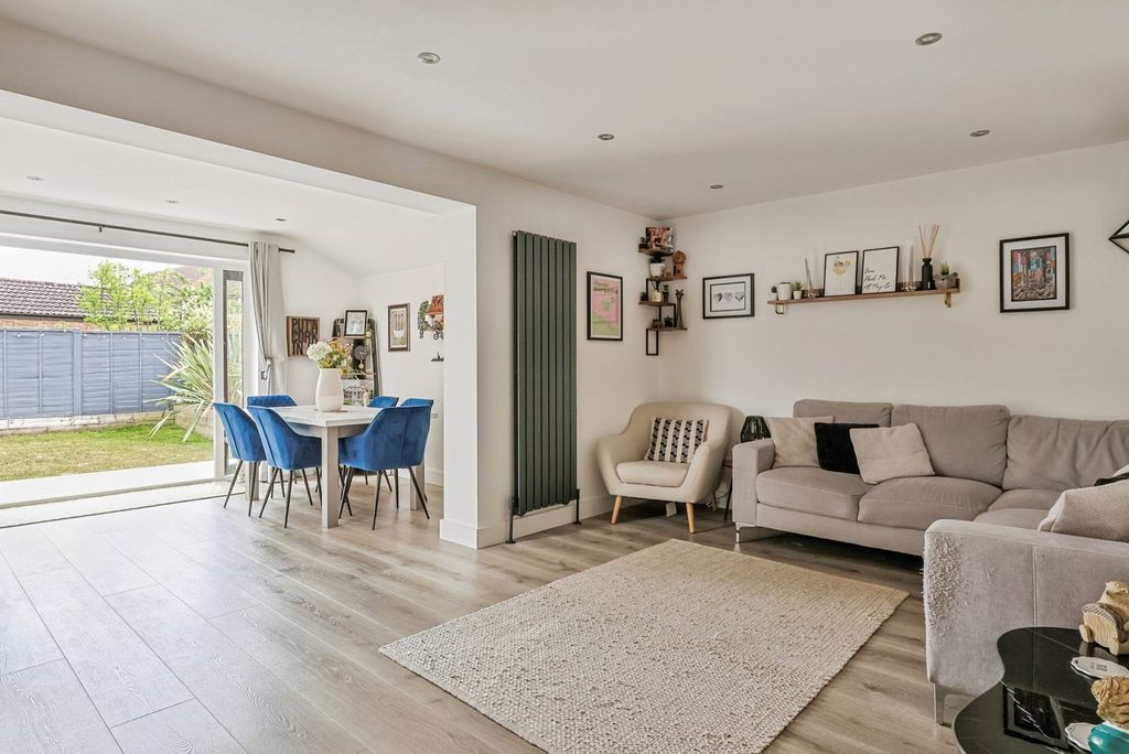 Property photo 2 of 16 Pbox-Img.Jpg
