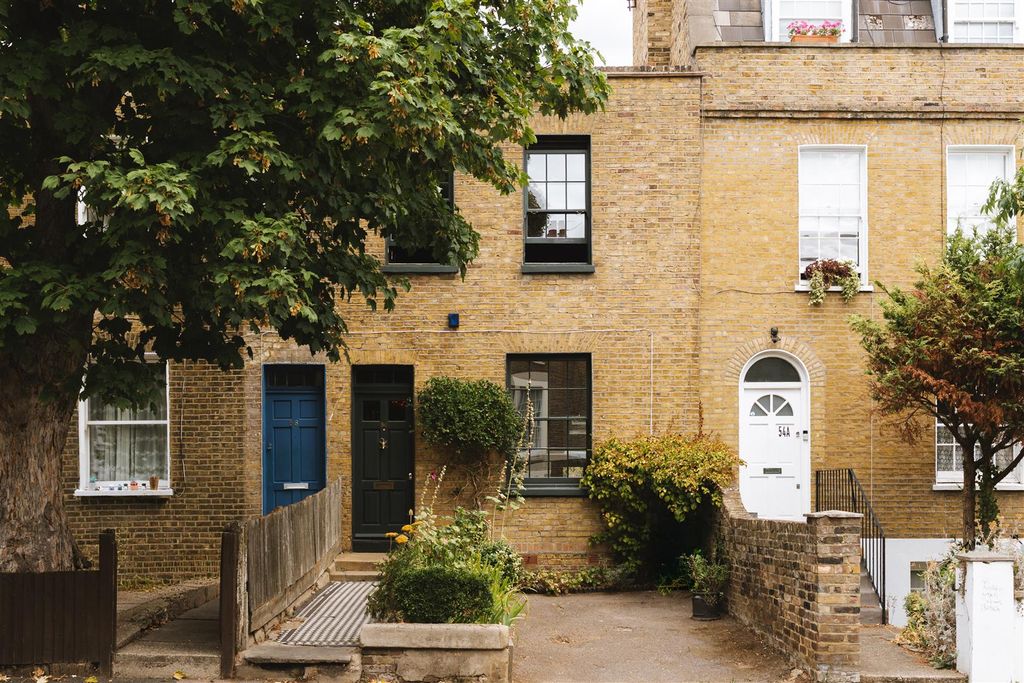 Property photo 1 of 43 Navarino_Road-2.Jpg