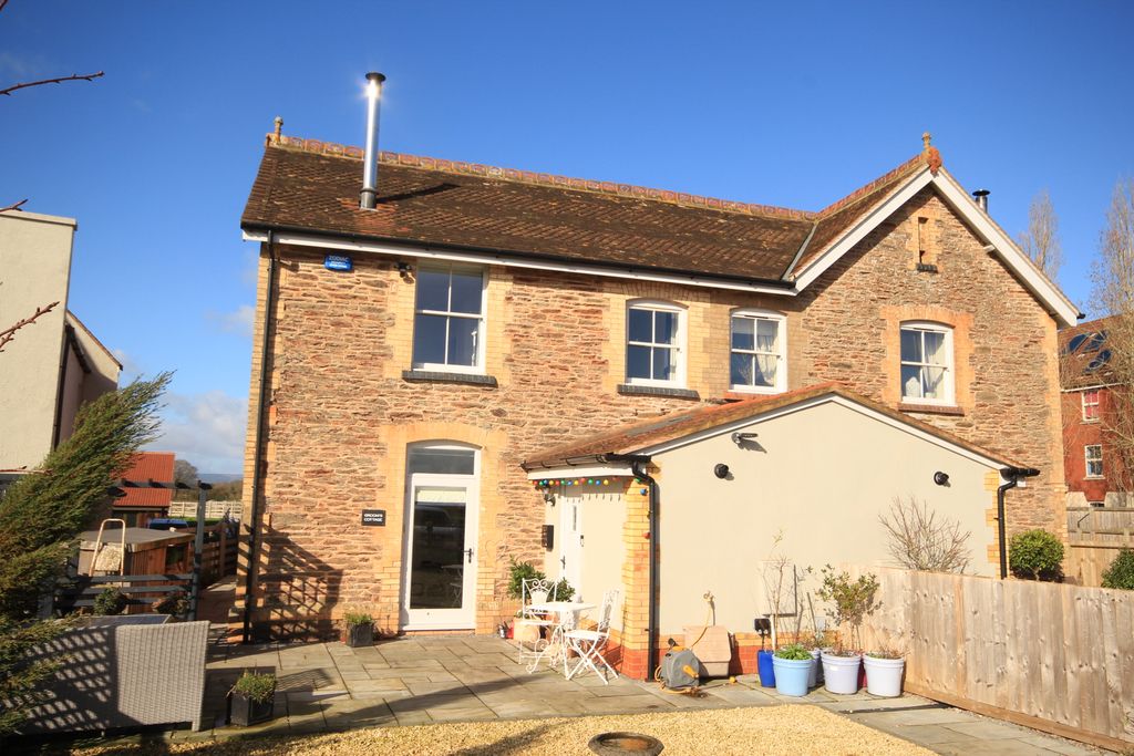 Property photo 1 of 17