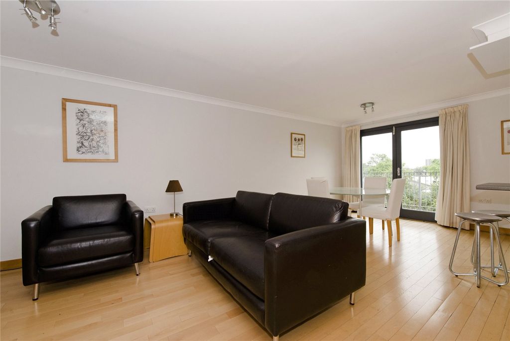 Property photo 3 of 8