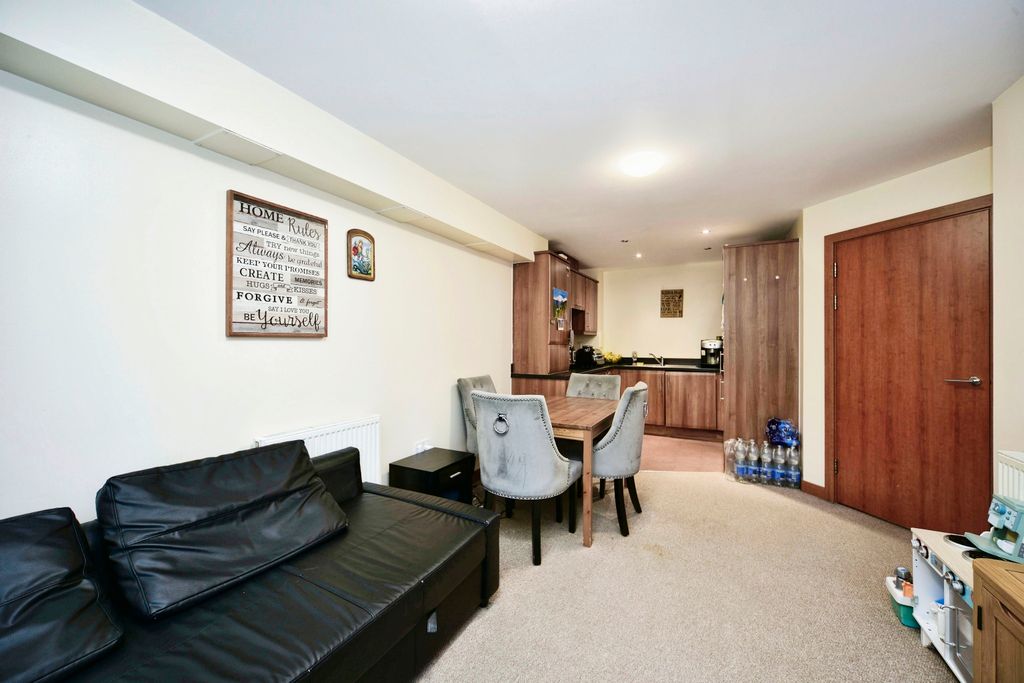 Property photo 2 of 12 Kitchen/Dining Room