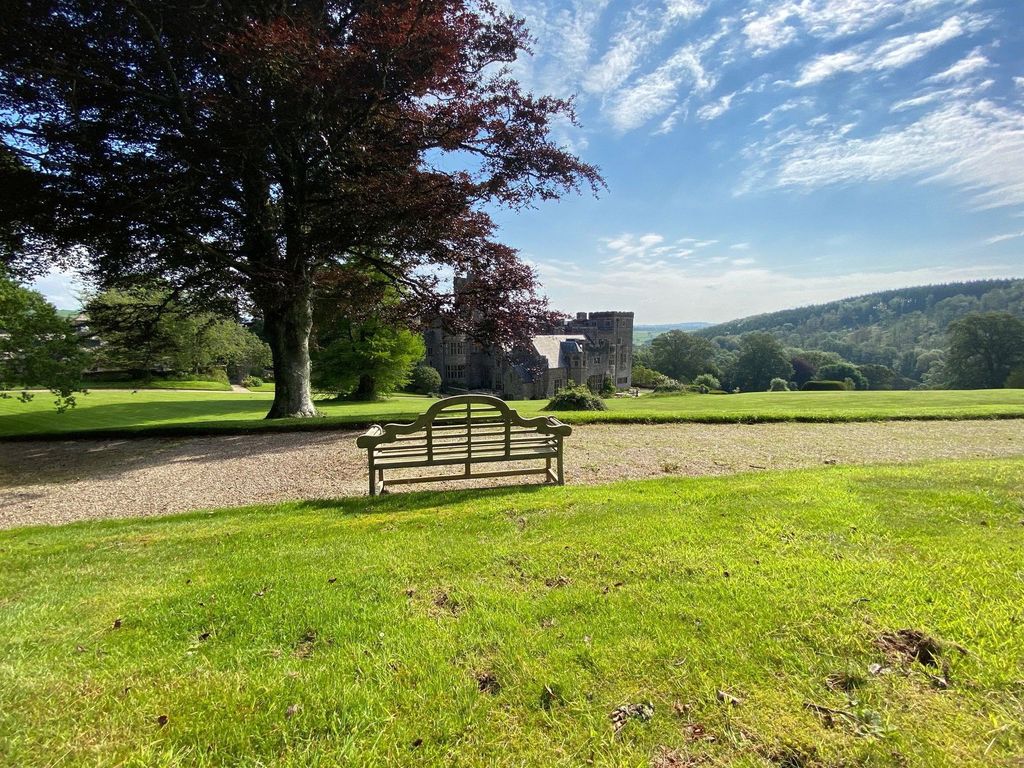 Property photo 3 of 21