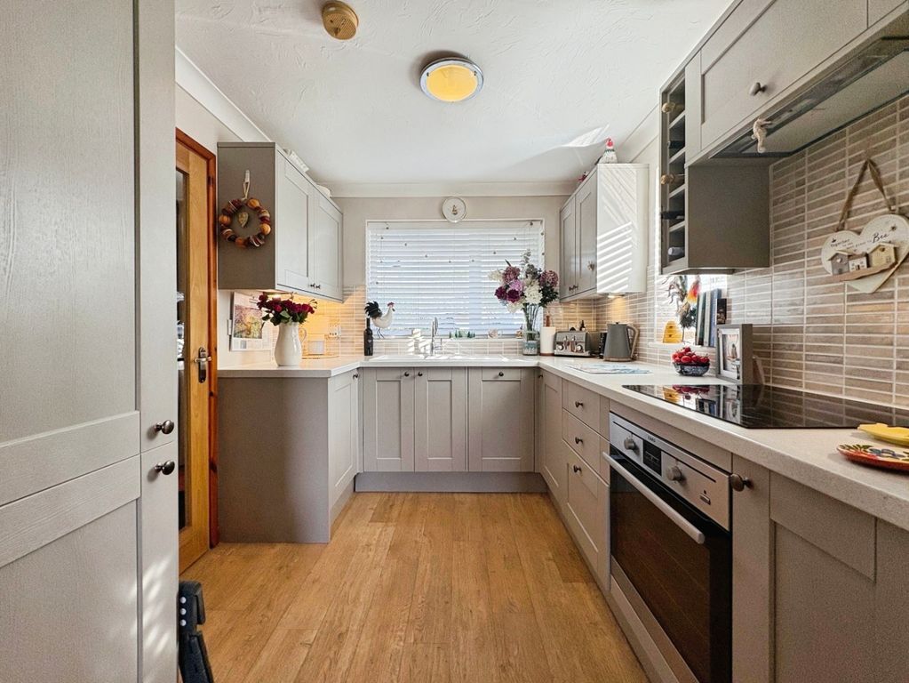 Property photo 3 of 23 4999036