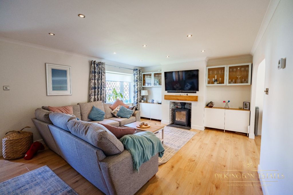 Property photo 2 of 25 4545243