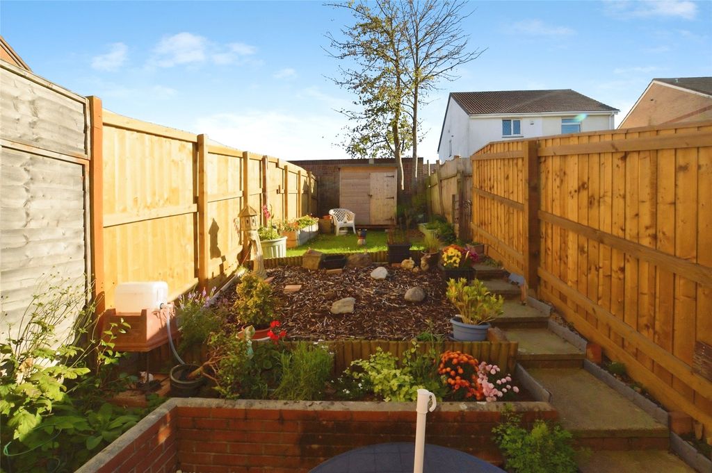 Property photo 3 of 8 3 - Picture No. 07