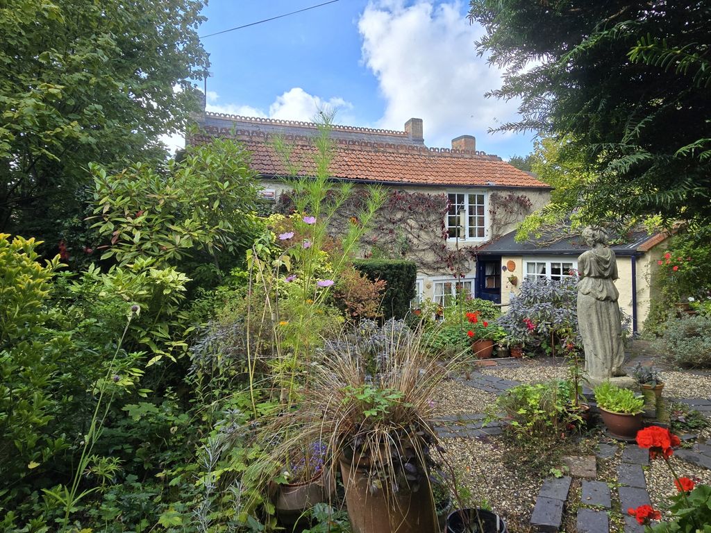 Property photo 1 of 25 Photo 17