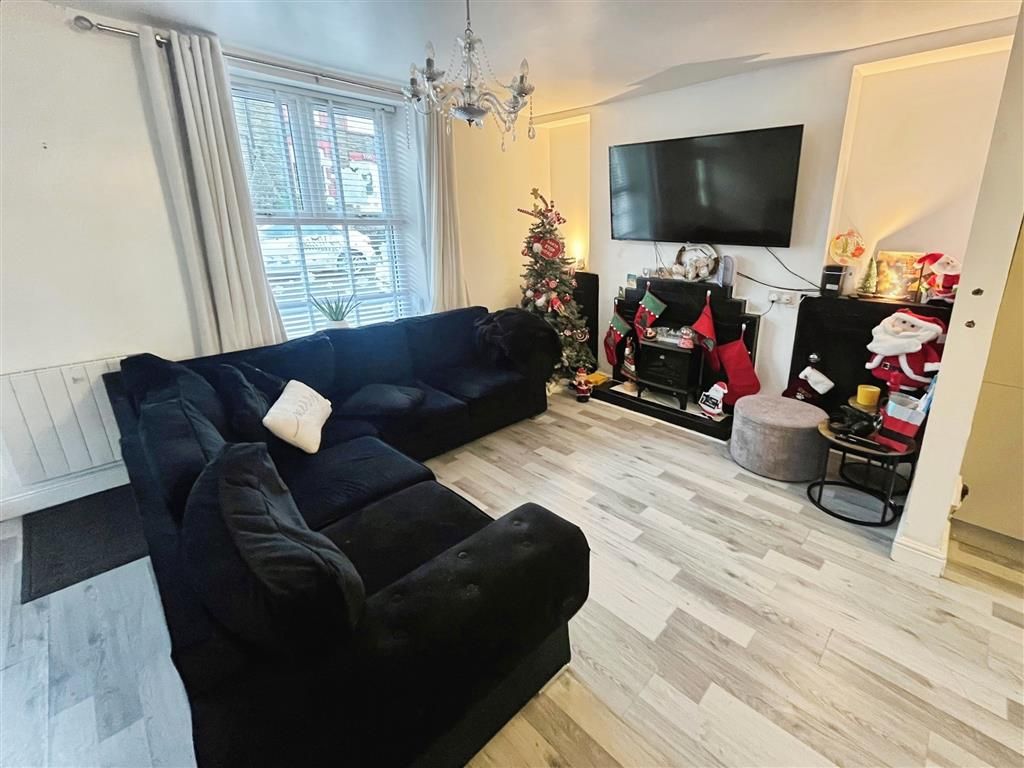 Property photo 2 of 10 Living Room