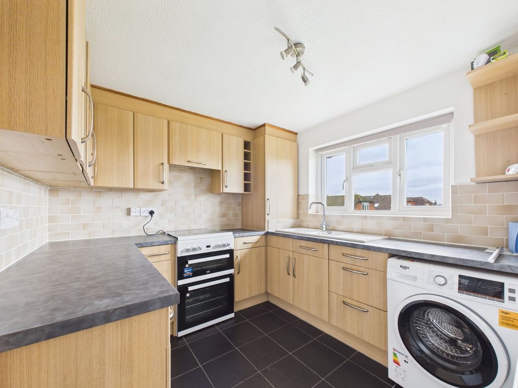 Property photo 2 of 21 Kitchen