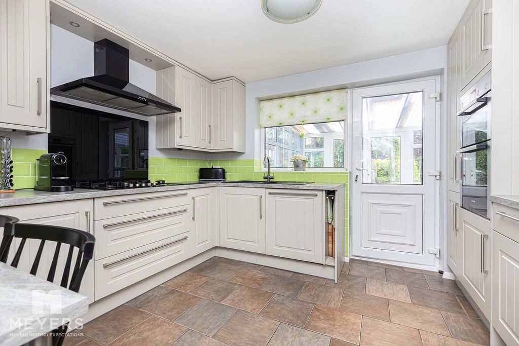 Property photo 3 of 29