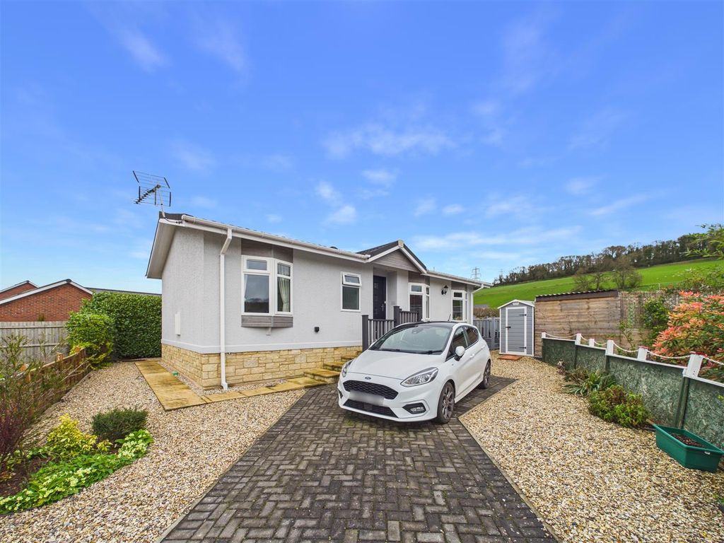 Property photo 1 of 21