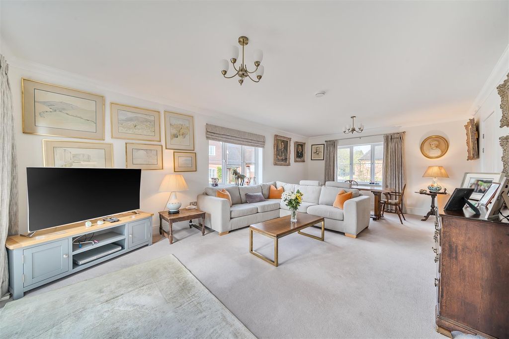 Property photo 2 of 13 1433408-13-69c3B7790c3Fc.Jpg