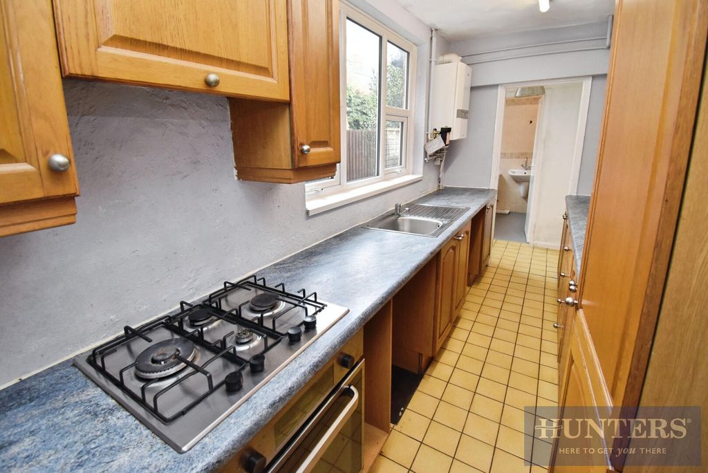 Property photo 3 of 10 Kitchen