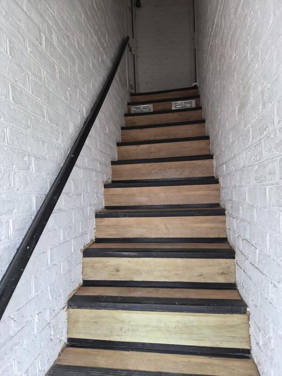 Property photo 2 of 14 Inner Stairwell