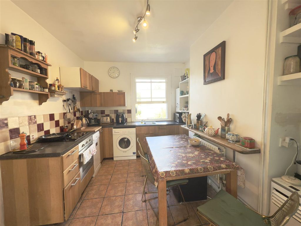 Property photo 3 of 7