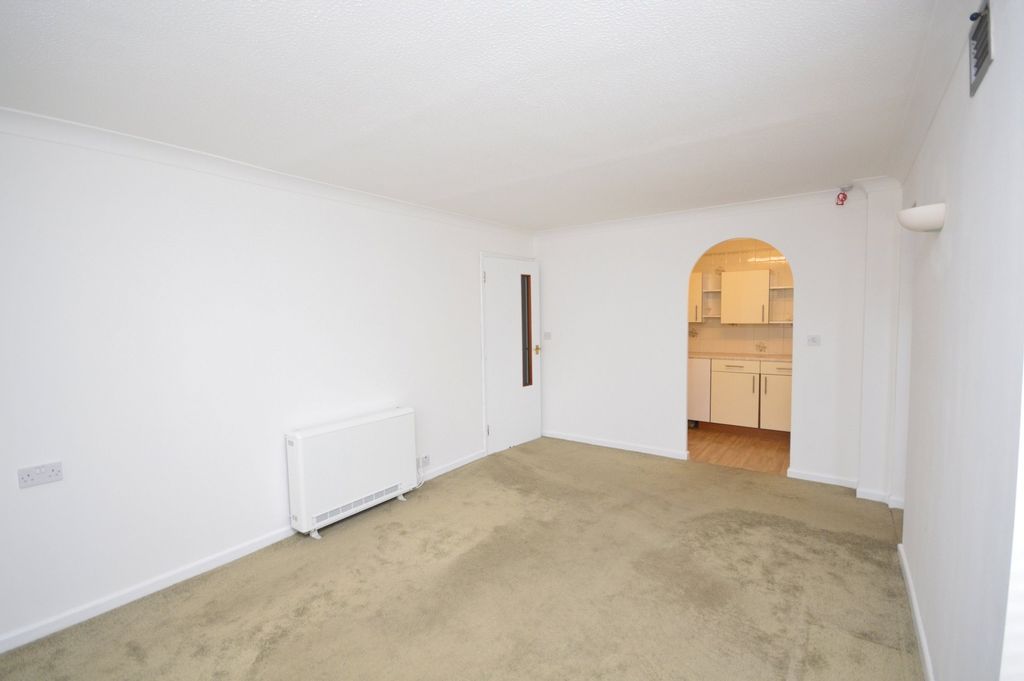 Property photo 2 of 11 2 - Living Room