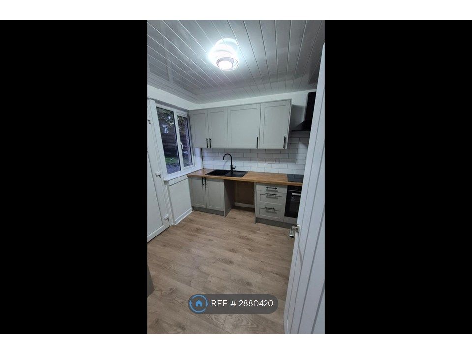 Property photo 3 of 15 Kitchen