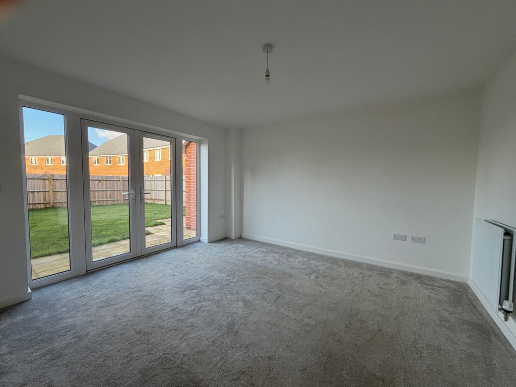 Property photo 3 of 19 Image