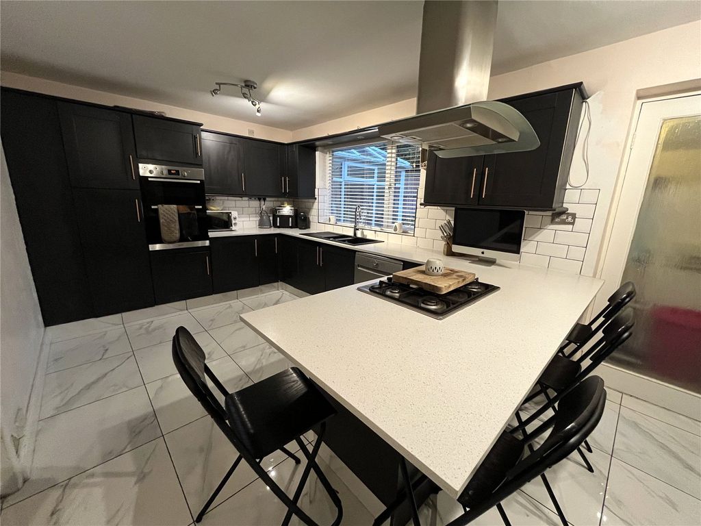 Property photo 2 of 34 Picture No. 29