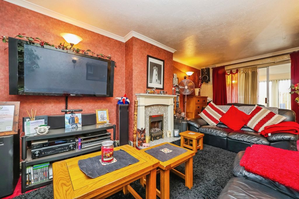 Property photo 3 of 15