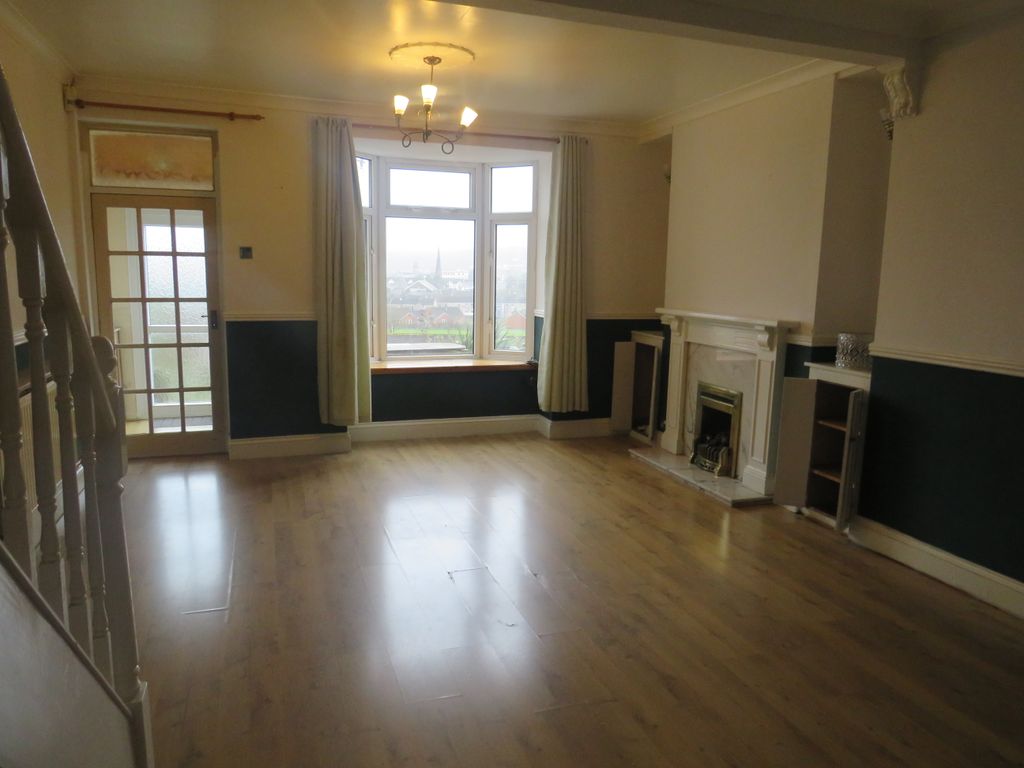Property photo 2 of 26