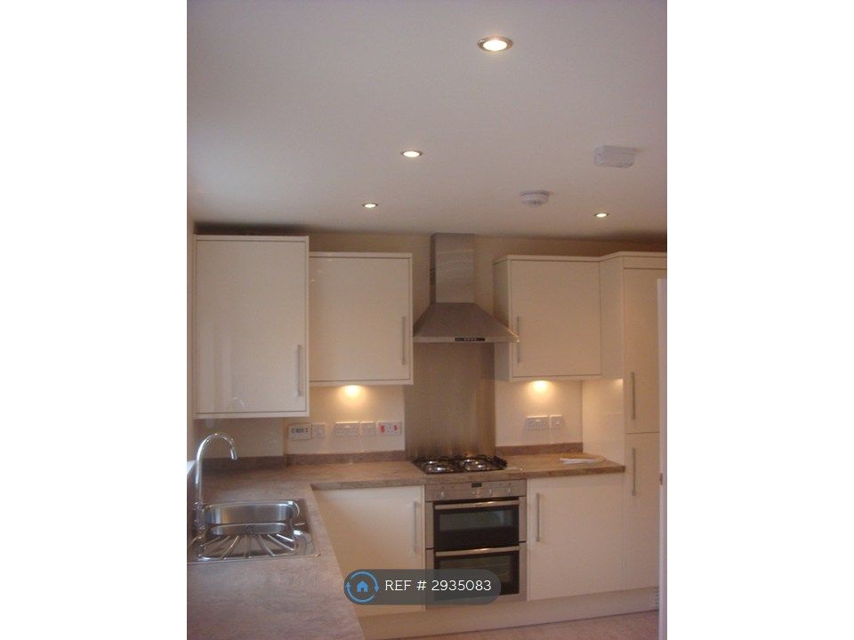 Property photo 3 of 22 Kitchen