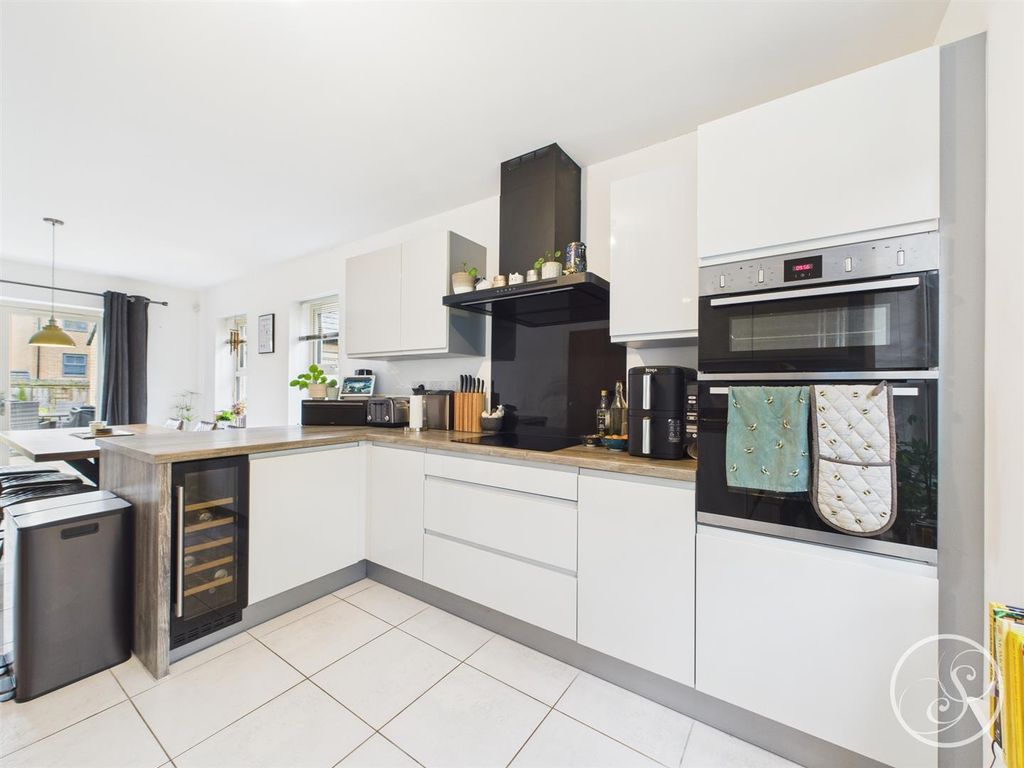 Property photo 2 of 30 Kitchen/Diner/Sitting Area