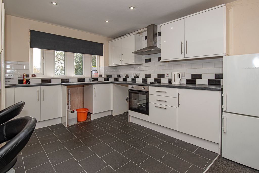 Property photo 2 of 17 Photo 14