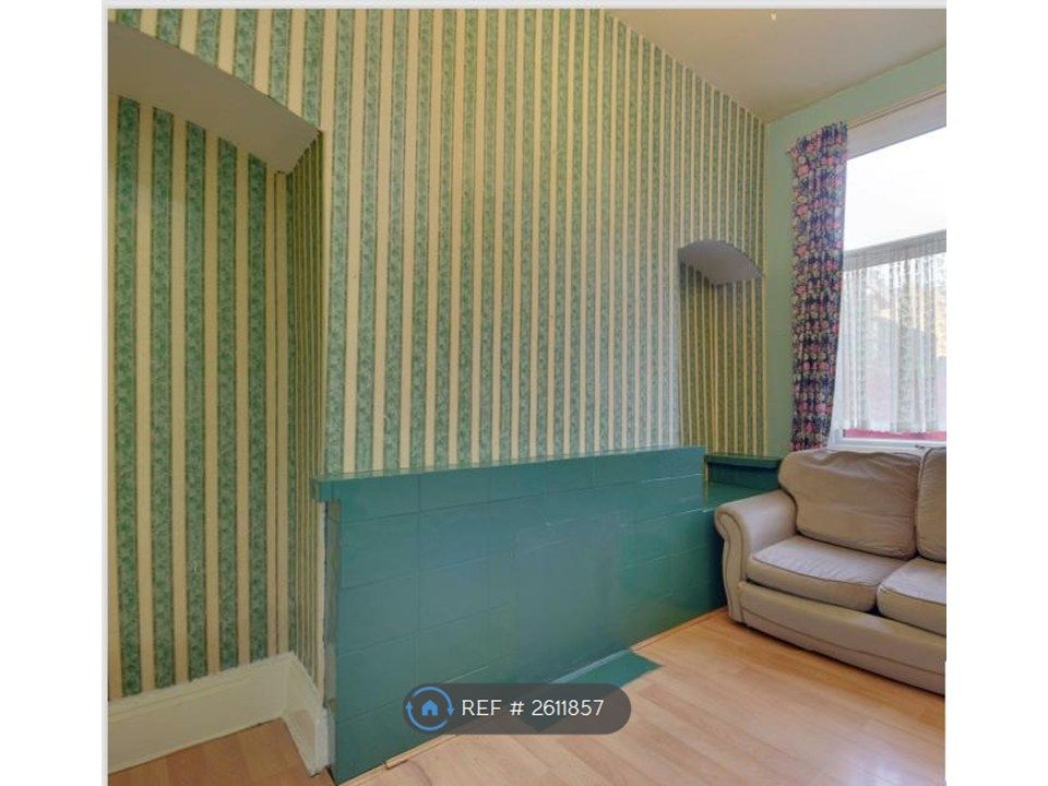 Property photo 3 of 9 Dining Room