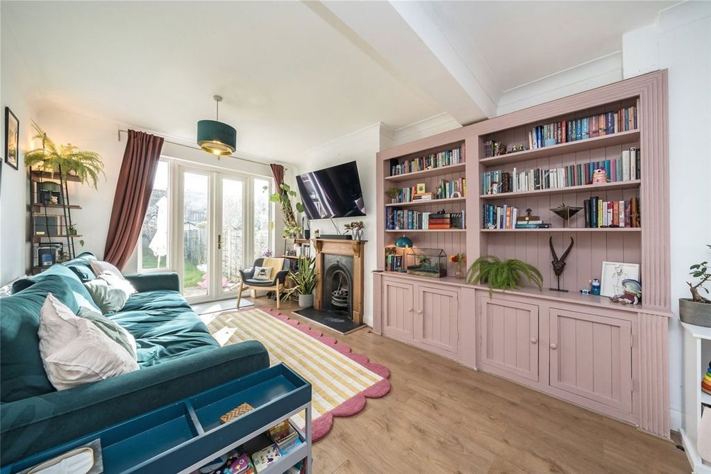 Property photo 2 of 9