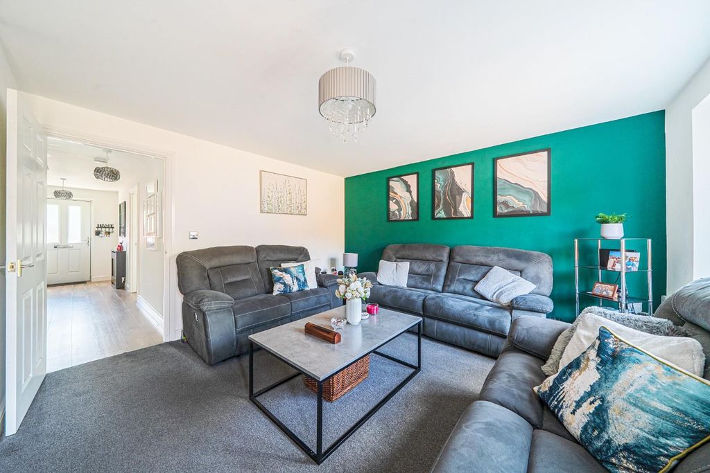 Property photo 3 of 20 16-6A75Bc4204A95-1500946-19Fdbdce62522-16-16.Jpg