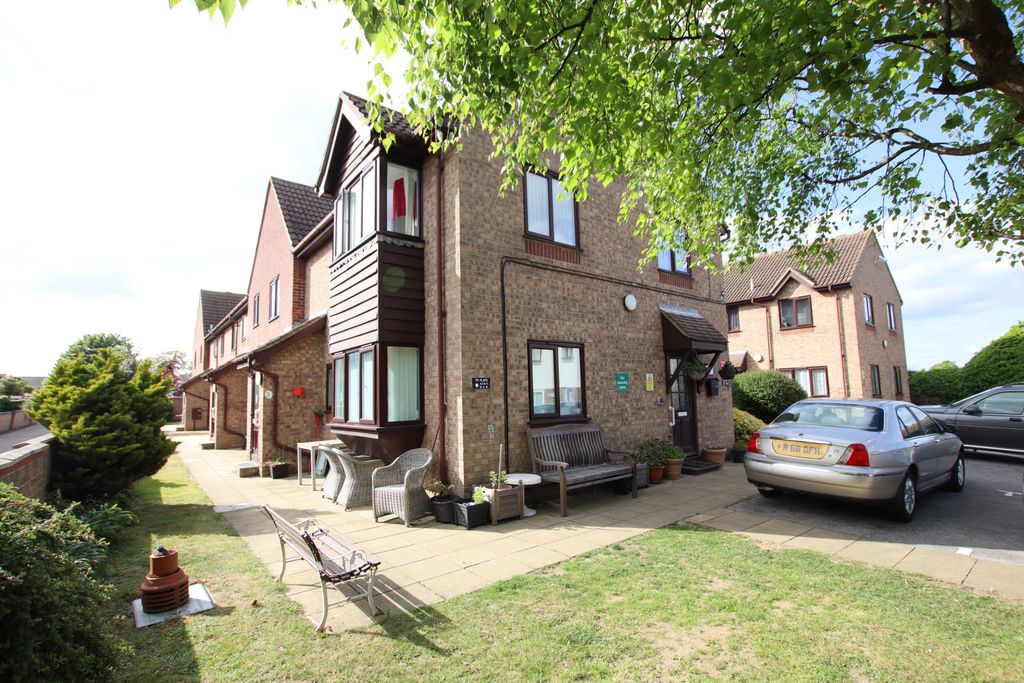 Property photo 1 of 14 East Haven, Old Road, Clacton On Sea