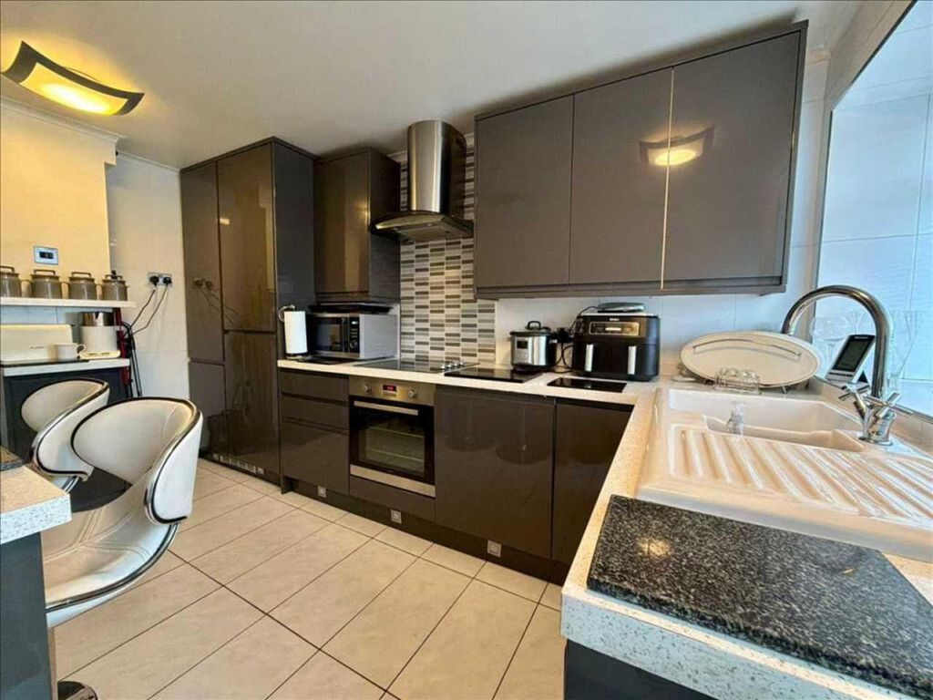 Property photo 1 of 26