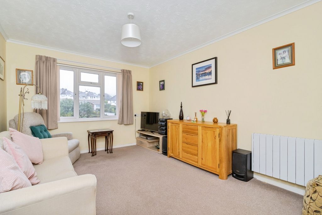 Property photo 3 of 16 Photo