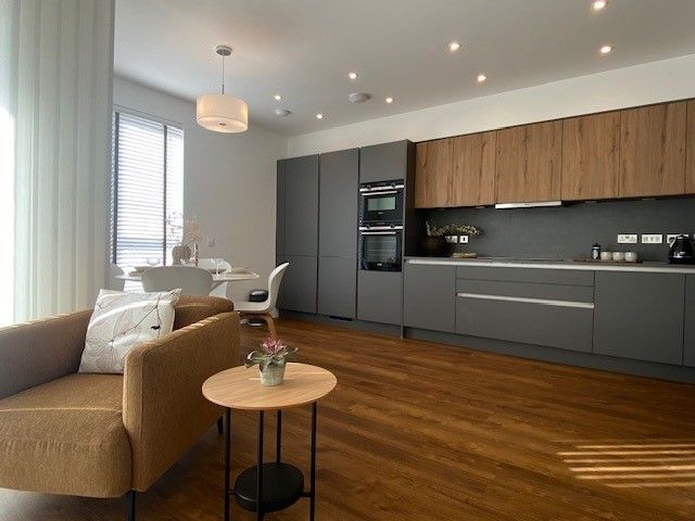 Property photo 3 of 15 Lounge