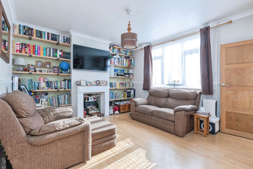 Property photo 2 of 14