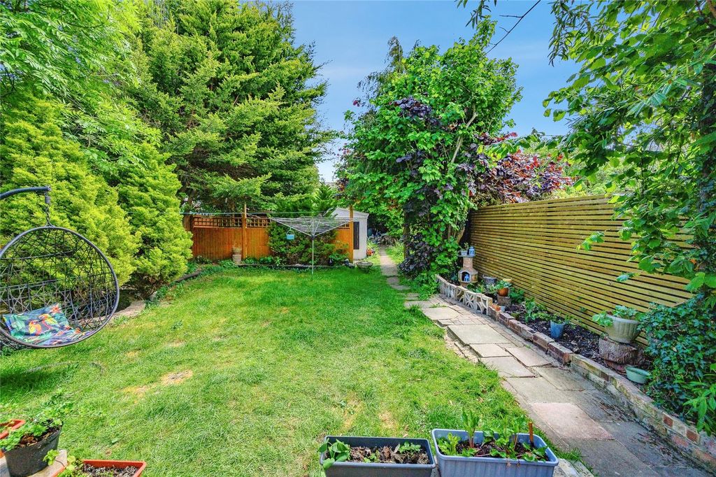 Property photo 2 of 22 Garden