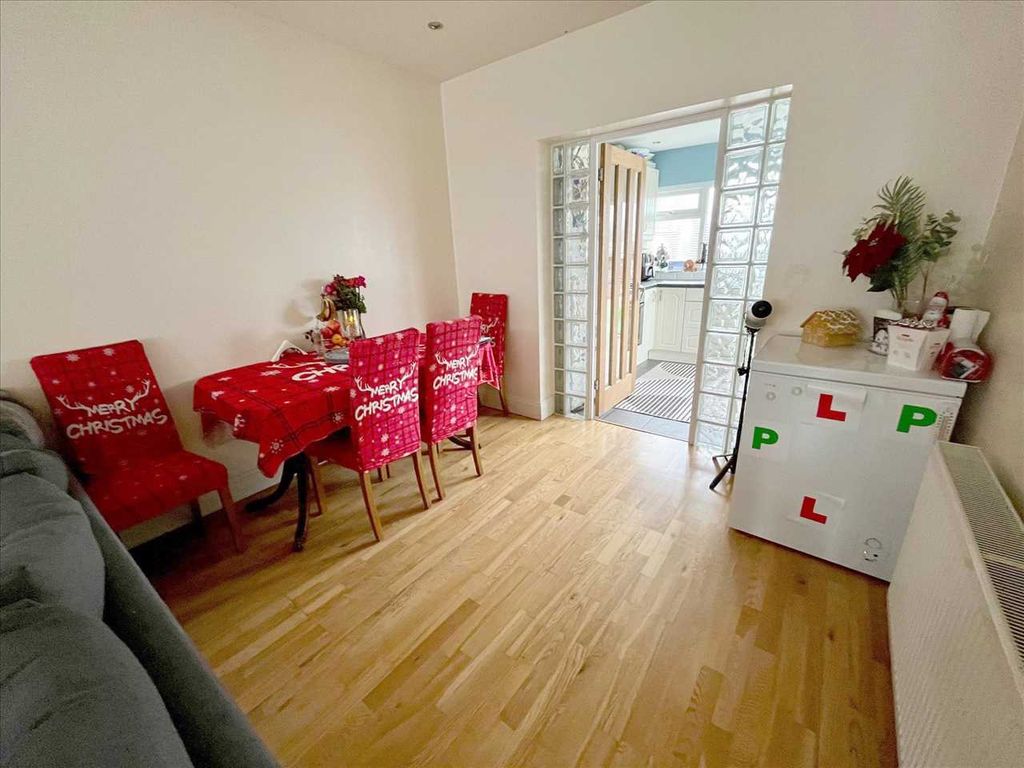 Property photo 3 of 9 Dining Room