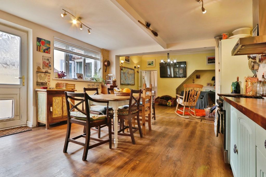 Property photo 2 of 21 4476486