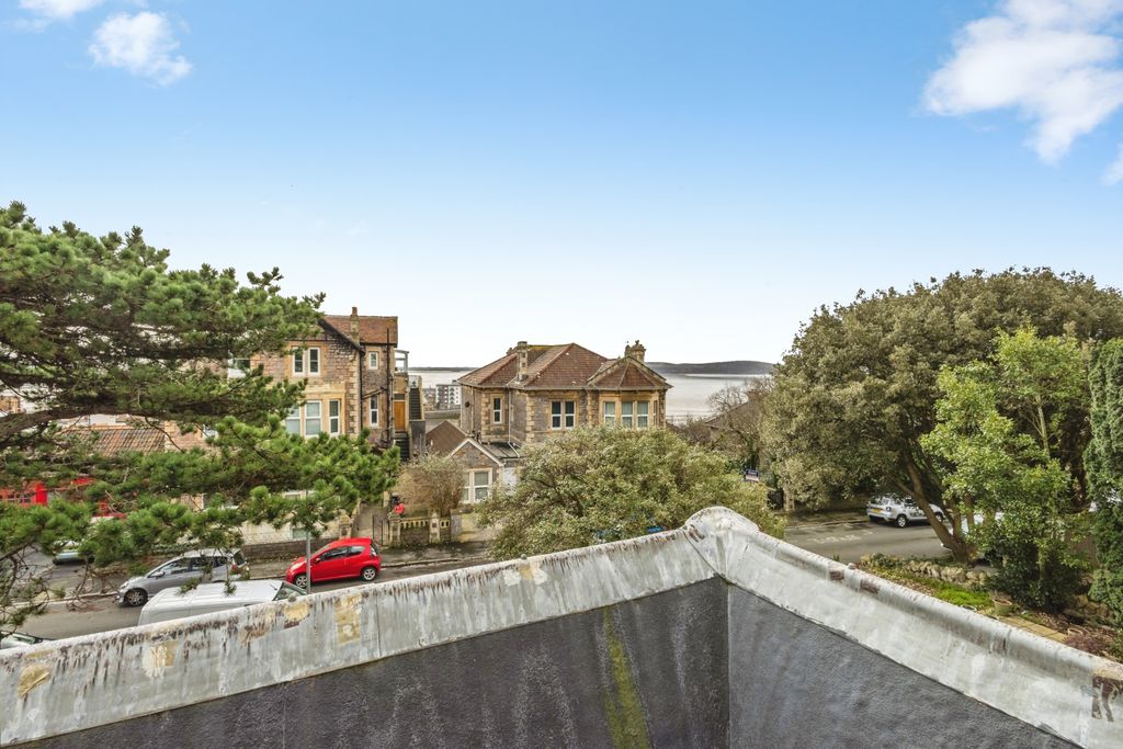 Property photo 2 of 19 Sea View