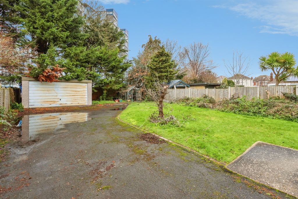 Property photo 2 of 19