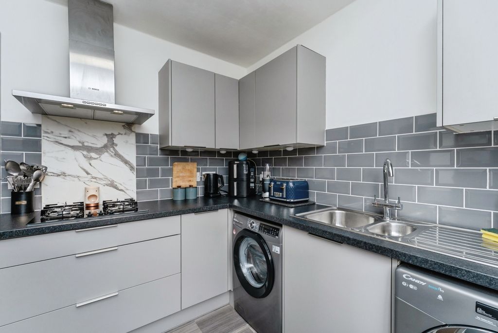 Property photo 2 of 19 Pbox-Img.Jpg