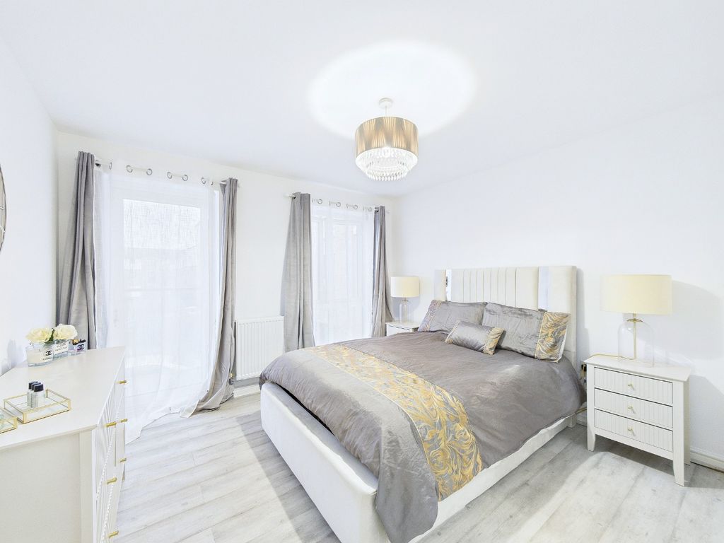 Property photo 2 of 16 4746845