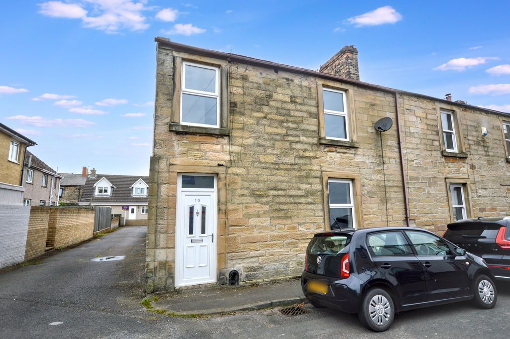 Property photo 1 of 12 Photo 10