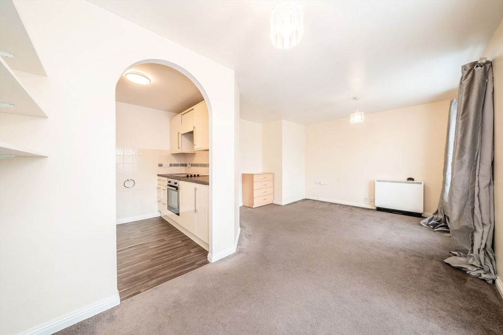 Property photo 2 of 6